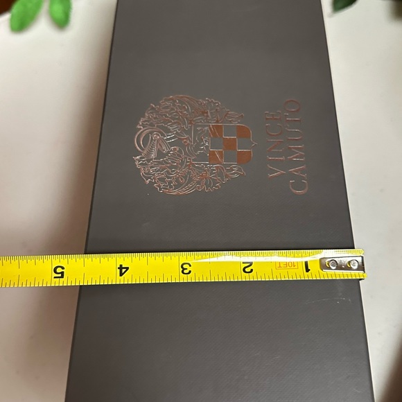 Vince Camuto empty storage shoes - Picture 6 of 9